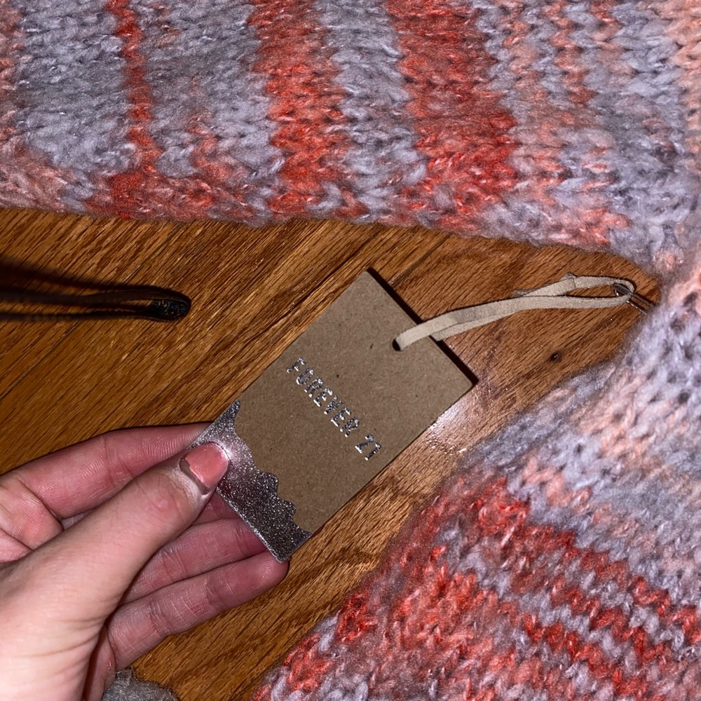 Sweater - Picture 4 of 4